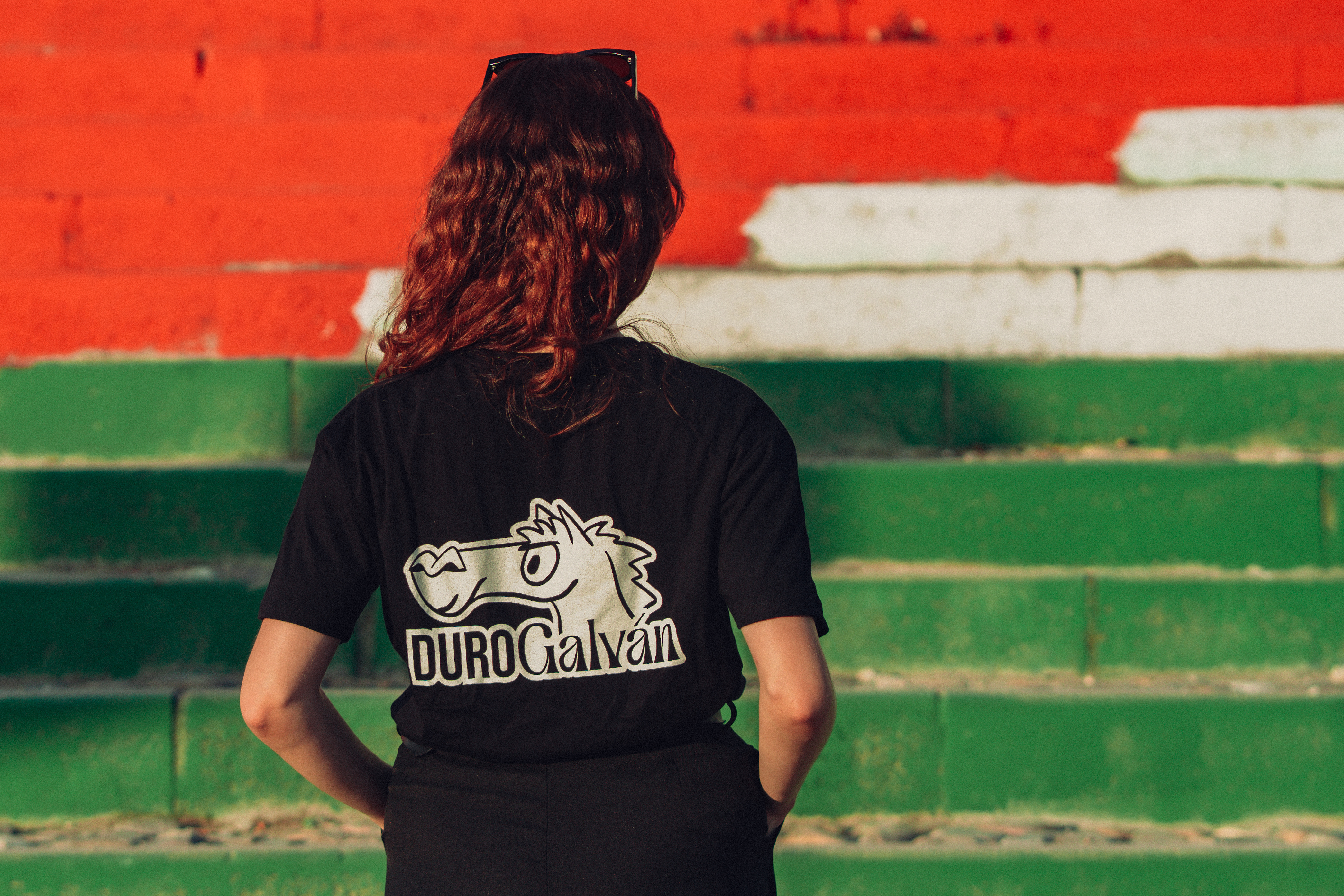 Camiseta Negra - Vista 2